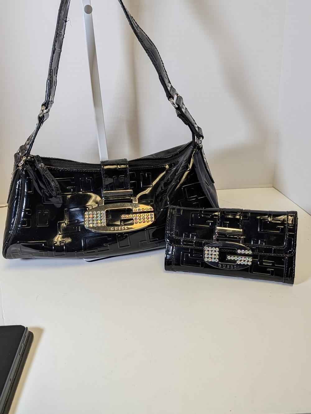 Vintage Guess Y2K Logo World Patent Shoulder Bag & Continental Wallet Set - Blac